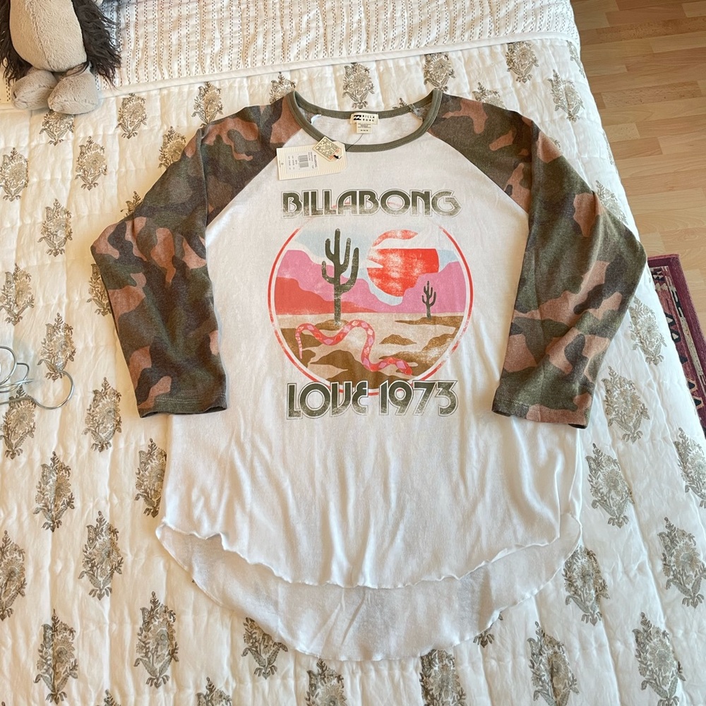 COPY - COPY -Billabong boho baseball tee